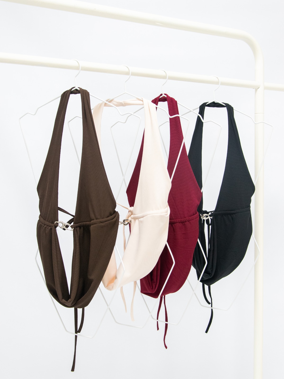 Top rib nochero escote hebilla