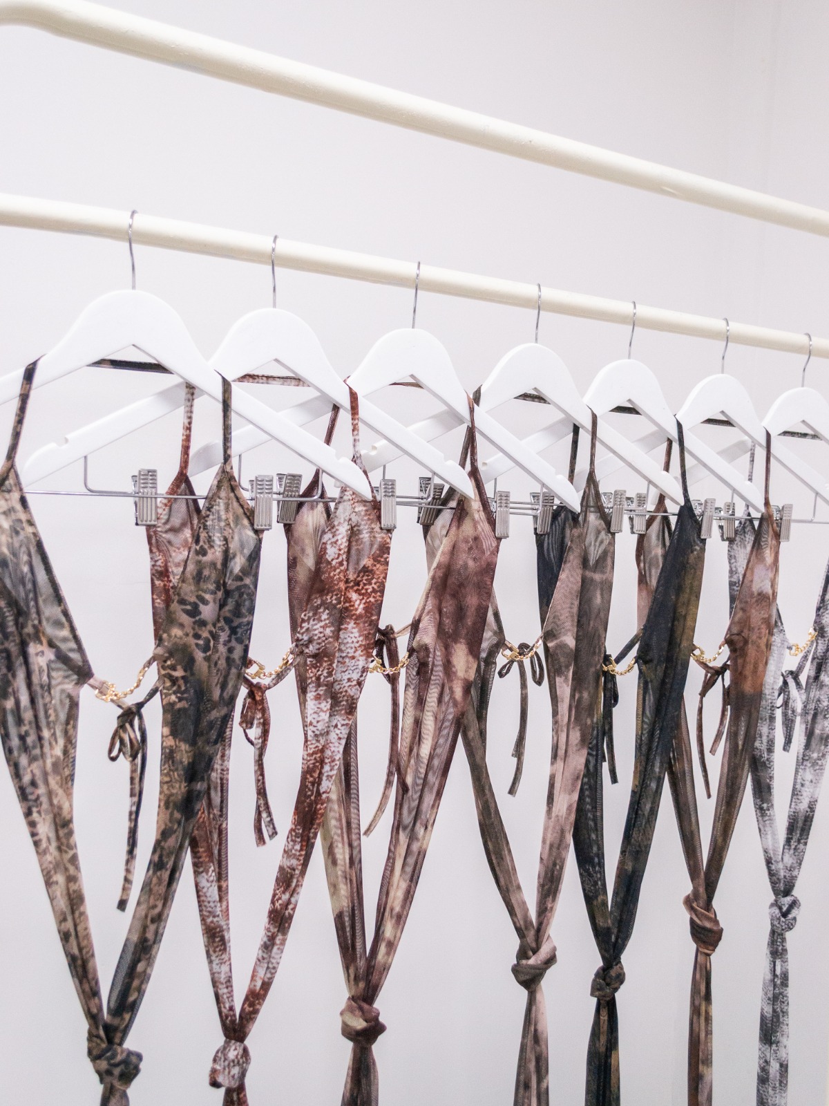 TOP TUL SUBLIMADO HEBILLA CADENA