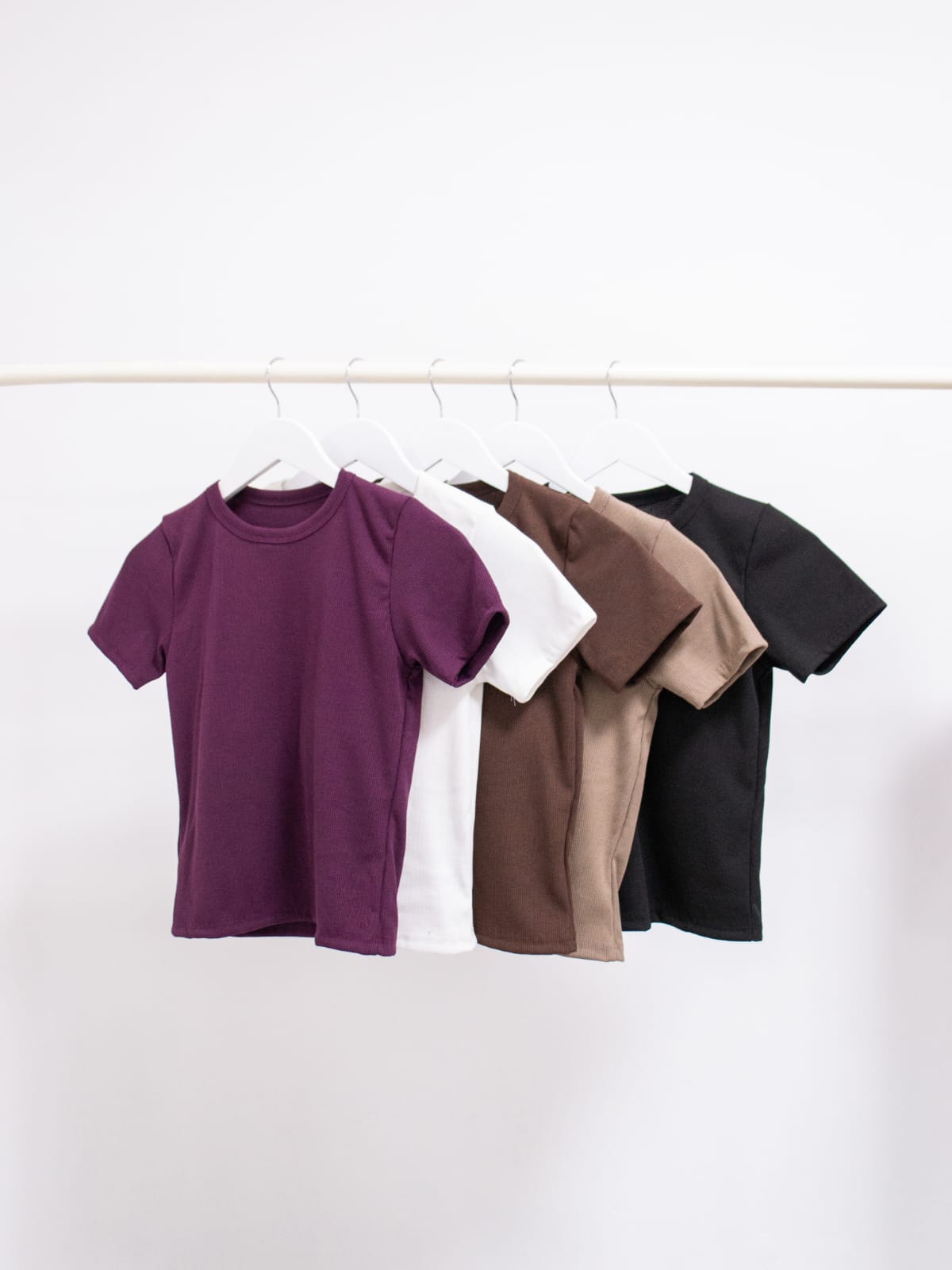 REMERA BASICA PORTOFINO CON TAZAS