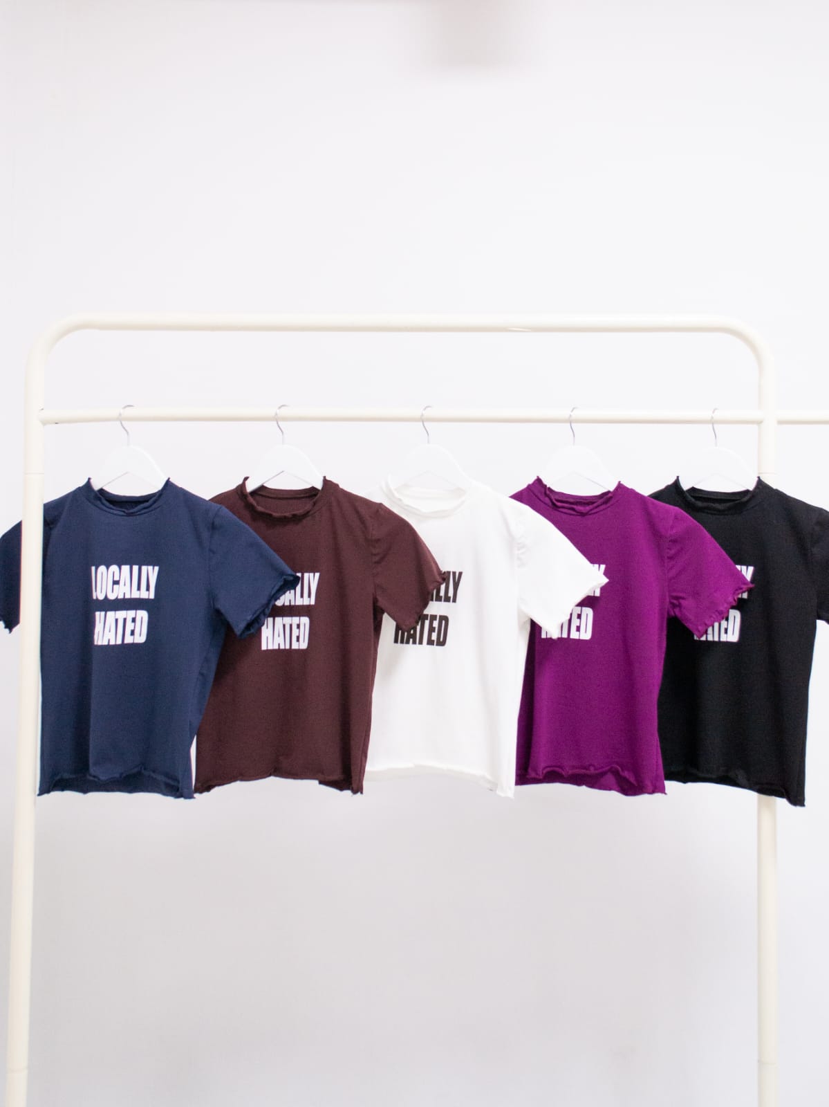 REMERA ALGODON LOCALLY HATED